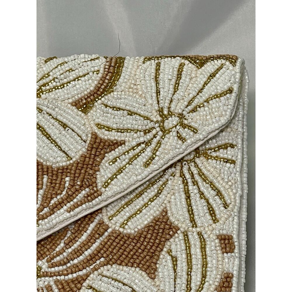 Lulu’s floral embroidered beaded clutch glam cottagecore - Picture 3 of 9